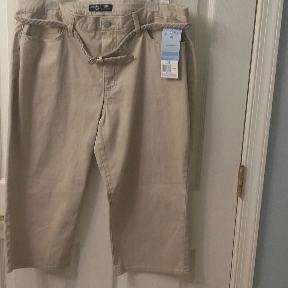 Midrise Capris